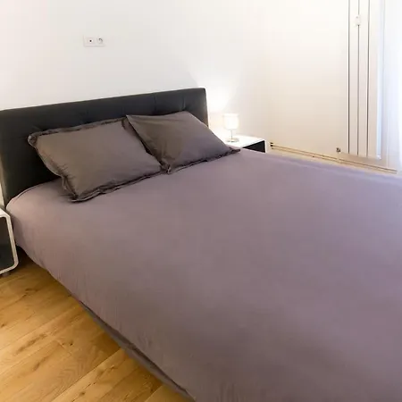 Le Faubourg - 3étoiles, Centre Ville, Calme, Spacieux Appartamento