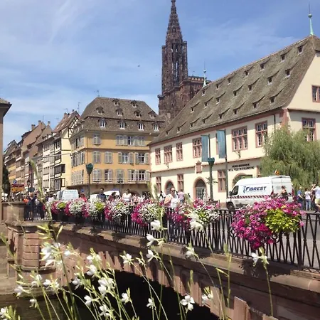 Le Faubourg - 3etoiles, Centre Ville, Calme, Spacieux * Strazburg